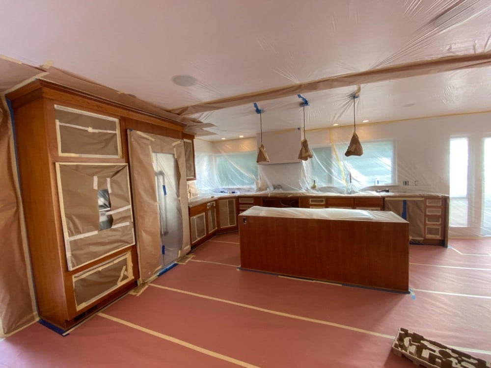 Black kitchen cabinets