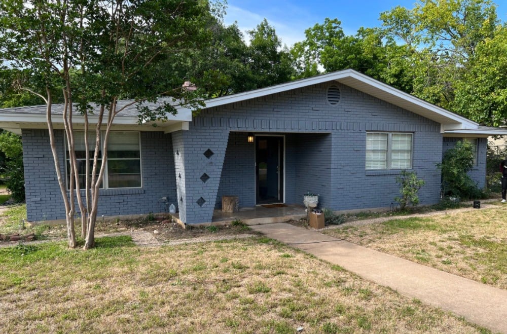 Brick Exterior-Behr Overcast PPU26-21