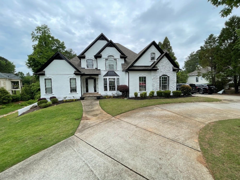 Brick/Stucco Exterior
