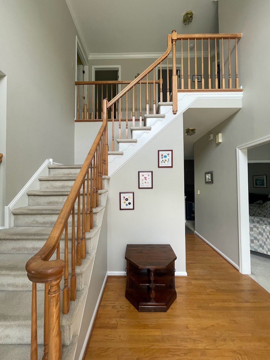 Foyer, Staircase, Entryway, Neutral Paint, Light Tones, Sherwin-Williams, Delaware Painting, Residential Painting, Interior Painting, Color Consultation, Color Consultant, Remodeling, Expert Painting, Newark