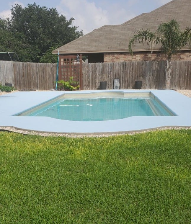 H&C Cool Feel pool decking in Bombay Breeze