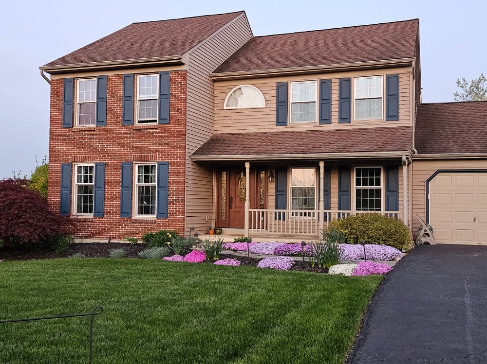 Entry Door, Front Porch, Vibrant Paint, Middletown, Shutters, Sherwin-Williams, Delaware Painting, Residential Painting, Exterior Painting, Color Consultation, Color Consultant, Remodeling, Expert Painting