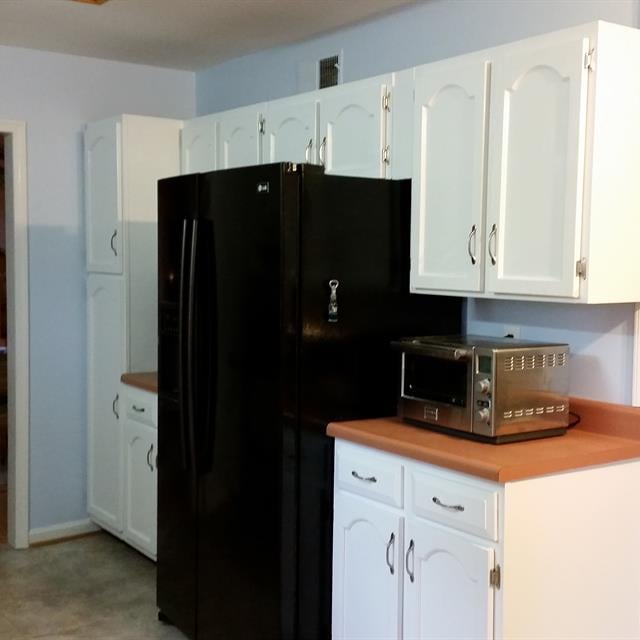 White painted Kitchen cabinets